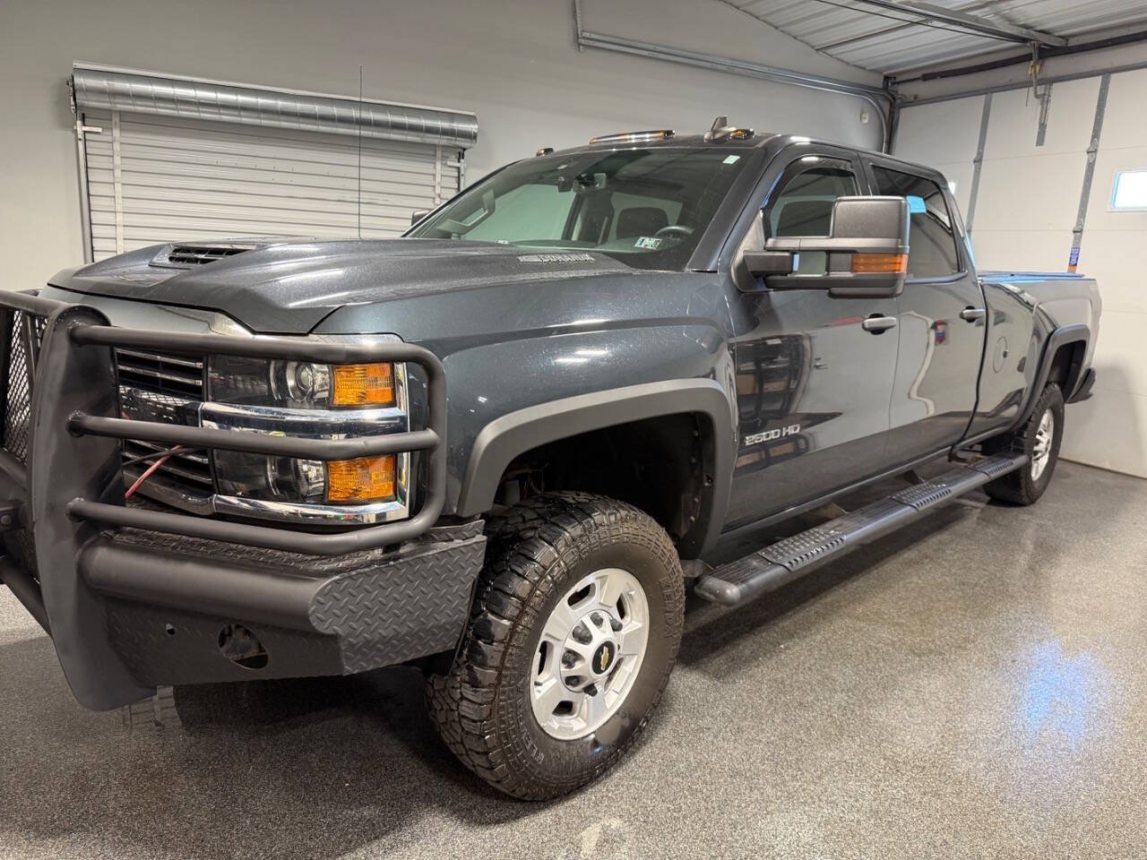 Used 2017 Chevrolet Silverado 2500 W/T w/ WT Convenience Package AWD/4WD image 2