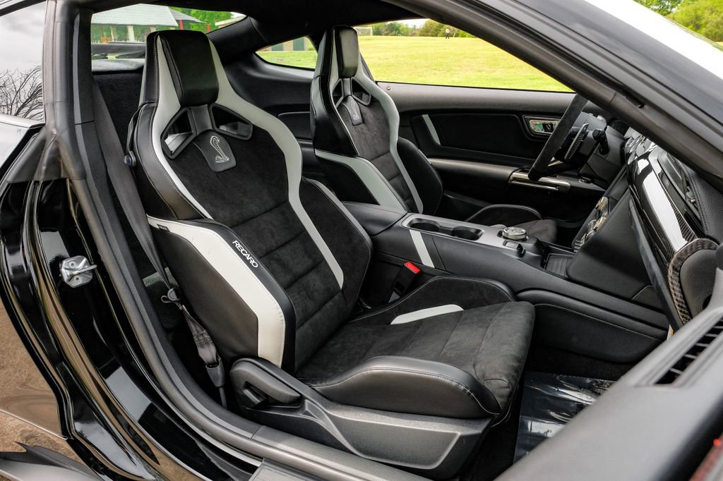 Used 2020 Ford Mustang Shelby GT500 w/ Carbon Fiber Track Pack RWD image 38