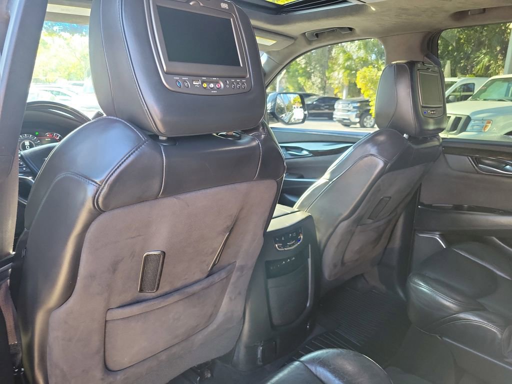 Used 2017 Cadillac Escalade ESV Platinum image 18