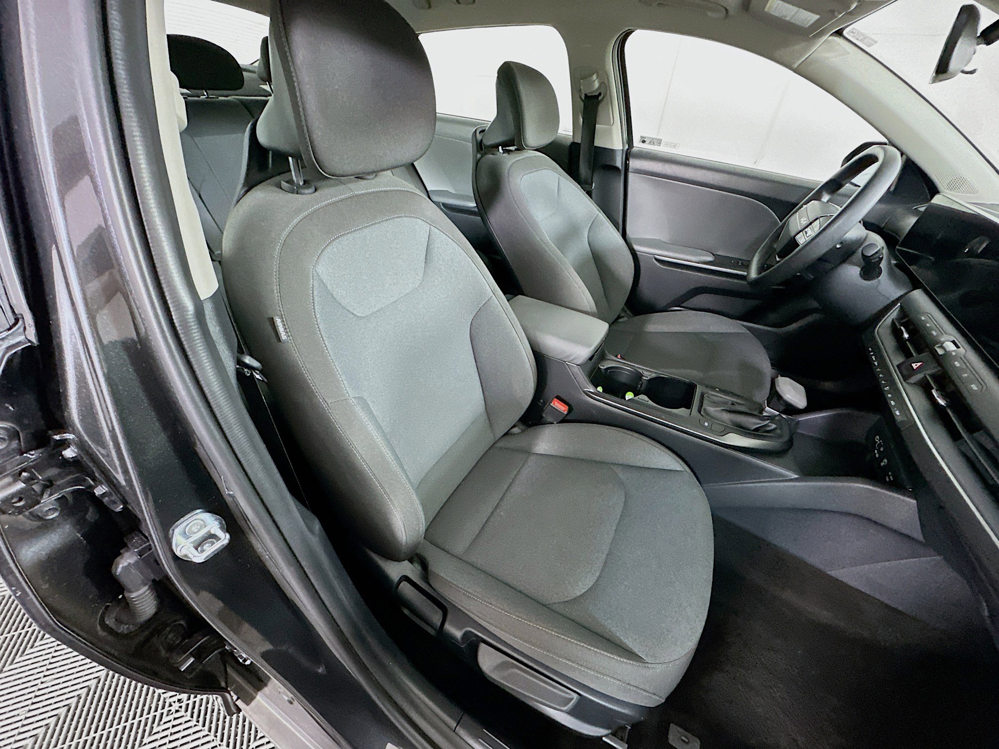 Used 2025 Kia K4 FWD image 30