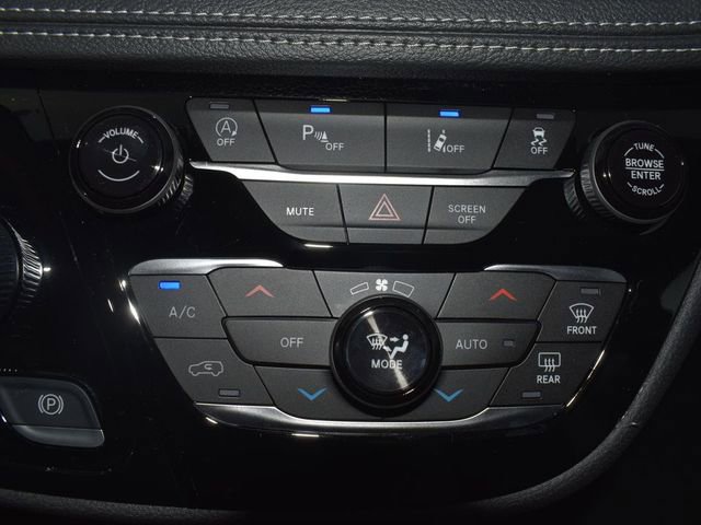 New 2026 Chrysler Pacifica Select FWD image 25