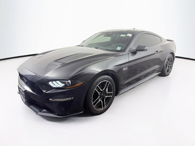Used 2022 Ford Mustang GT Premium w/ Equipment Group 401A RWD image 3