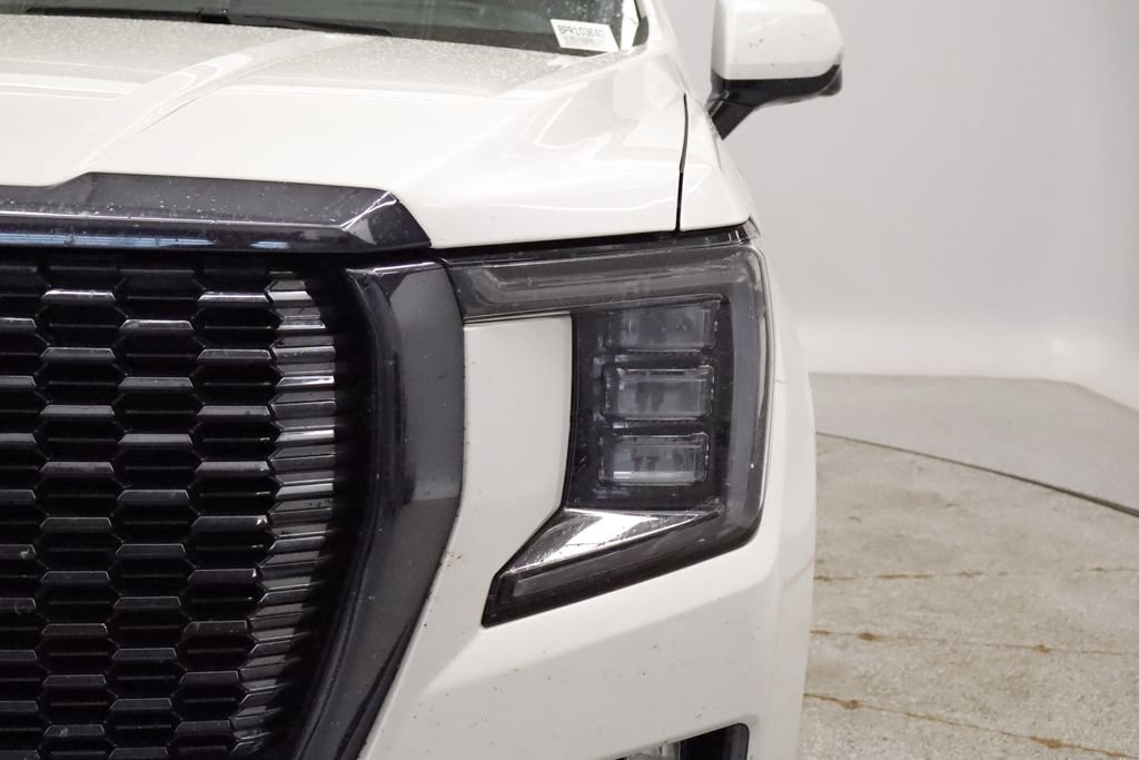 Used 2023 GMC Yukon Denali Ultimate AWD/4WD image 3