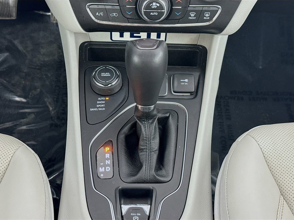 Used 2022 Jeep Cherokee Latitude Lux w/ Sun & Sound Group image 27