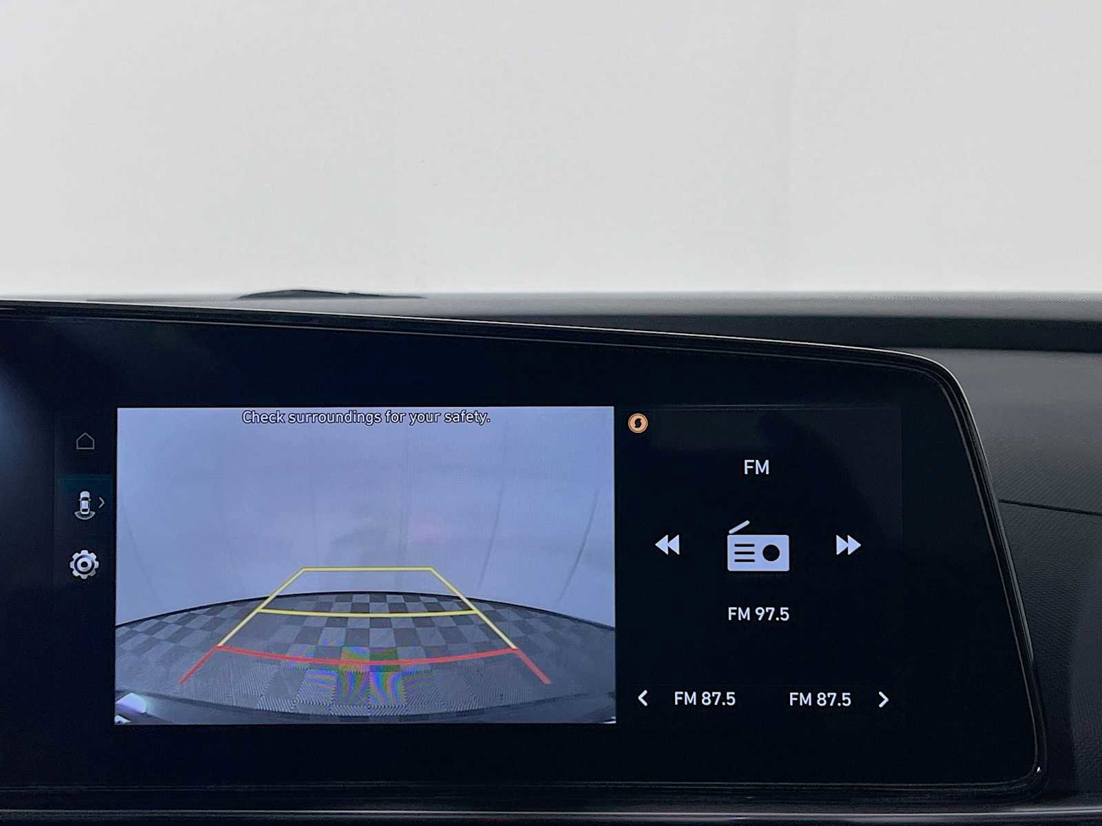 Used 2025 Hyundai Elantra Limited image 10