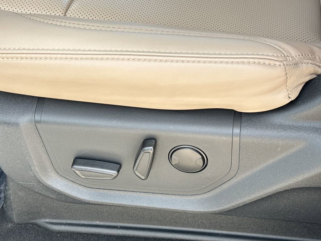 Used 2024 Ford Expedition Max XLT image 26