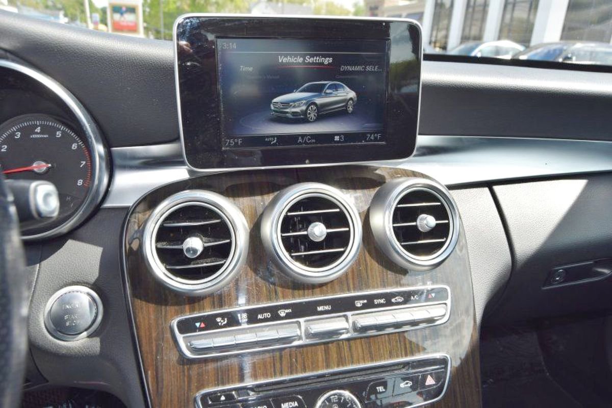 Used 2018 Mercedes-Benz C 300 4MATIC Sedan image 23