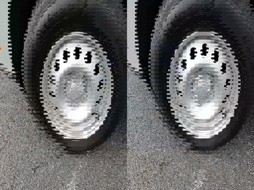 Used 2024 Ford Maverick XL image 13