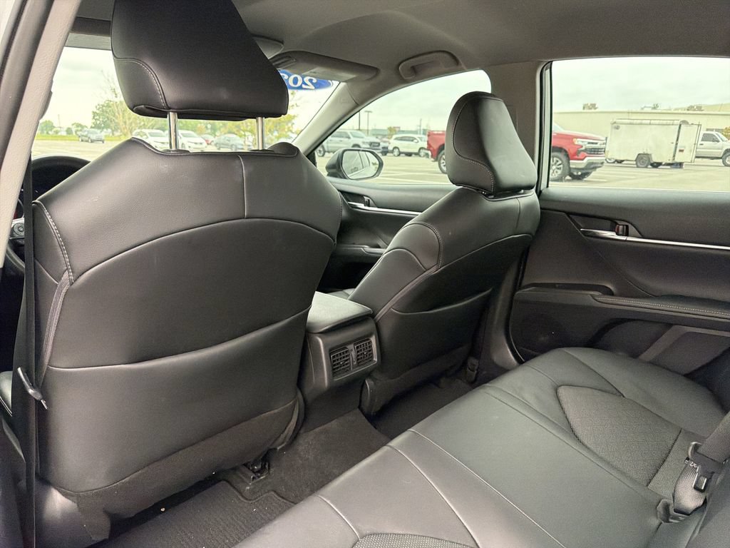 Used 2022 Toyota Camry XSE FWD image 13