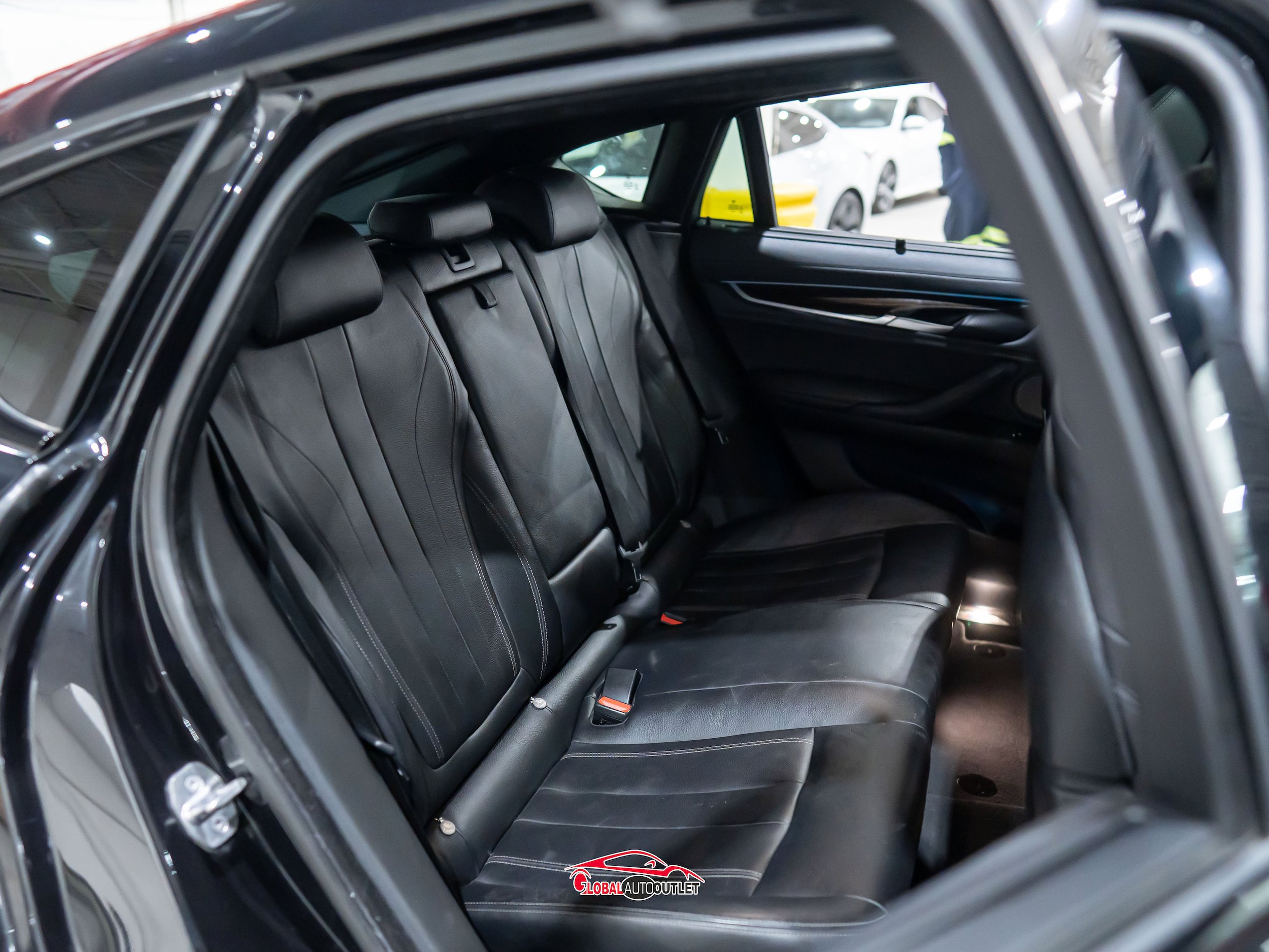 Used 2019 BMW X6 xDrive50i w/ M Sport Package image 18