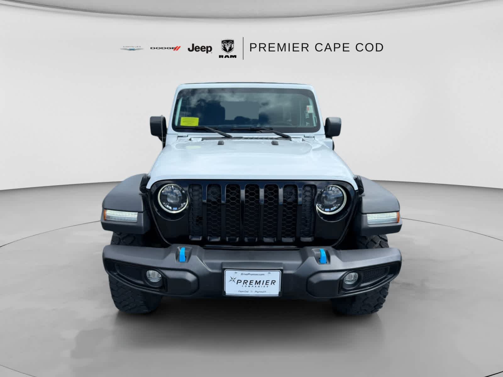 Used 2023 Jeep Wrangler Unlimited w/ Sun & Screen Package AWD/4WD image 3