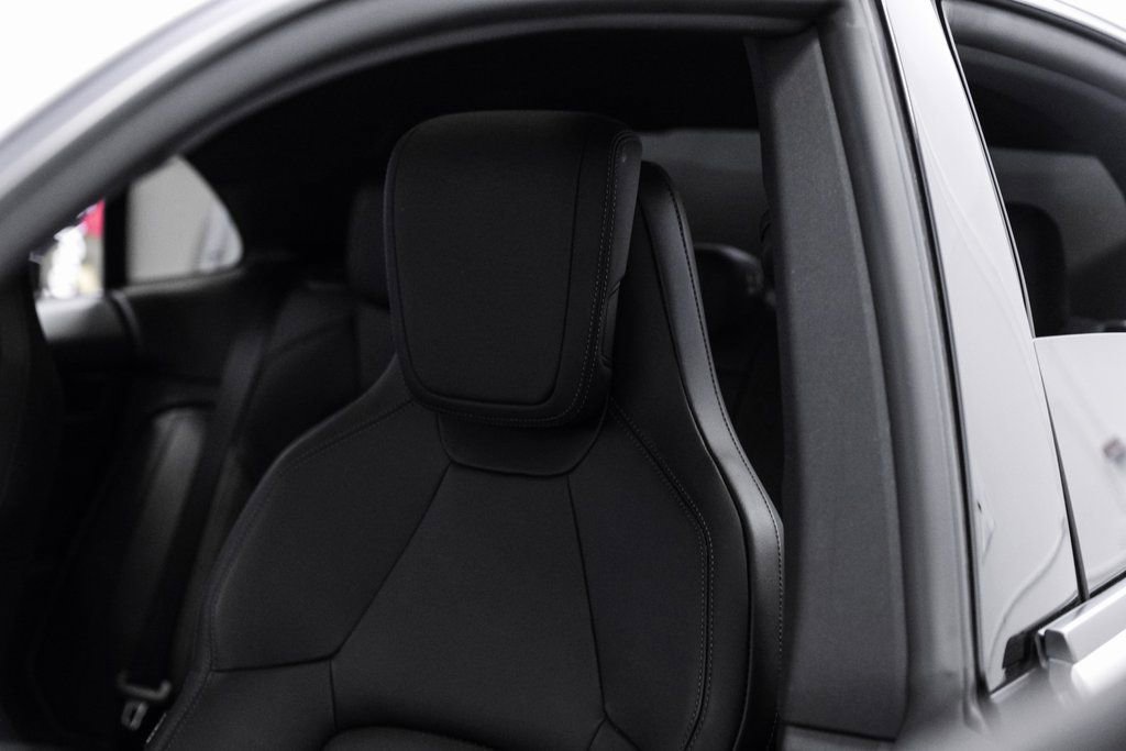 Used 2024 Porsche Macan 4 Electric image 33