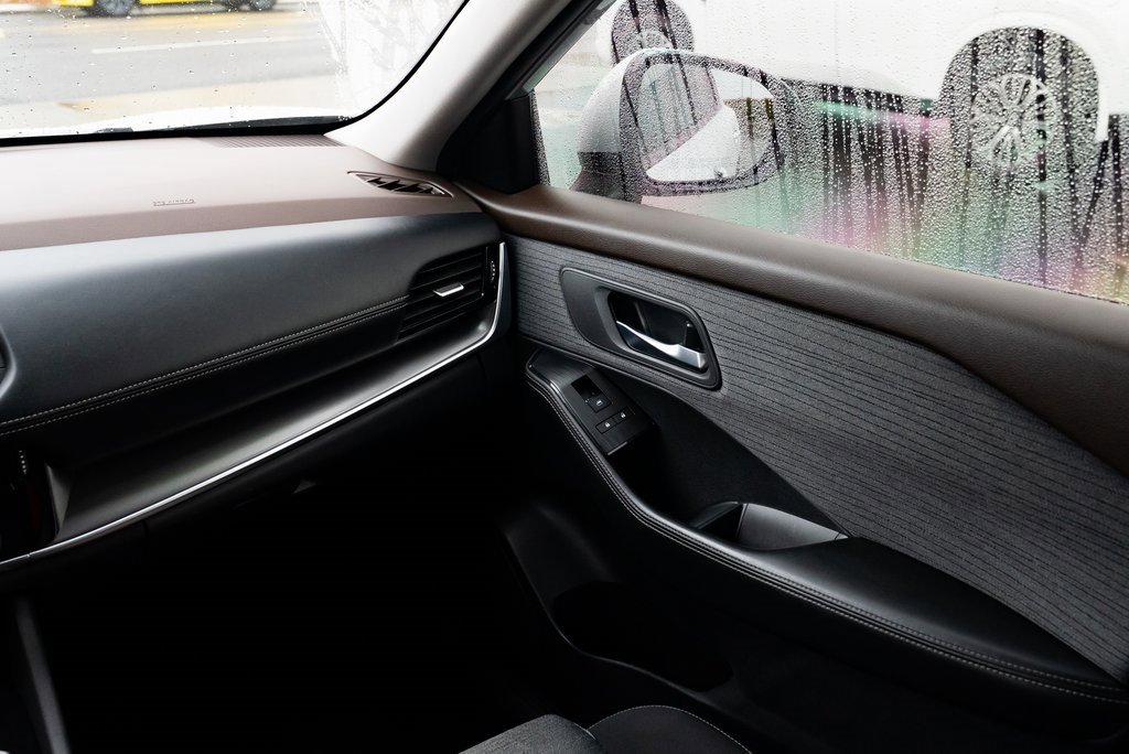 Used 2022 Nissan Rogue SV image 10