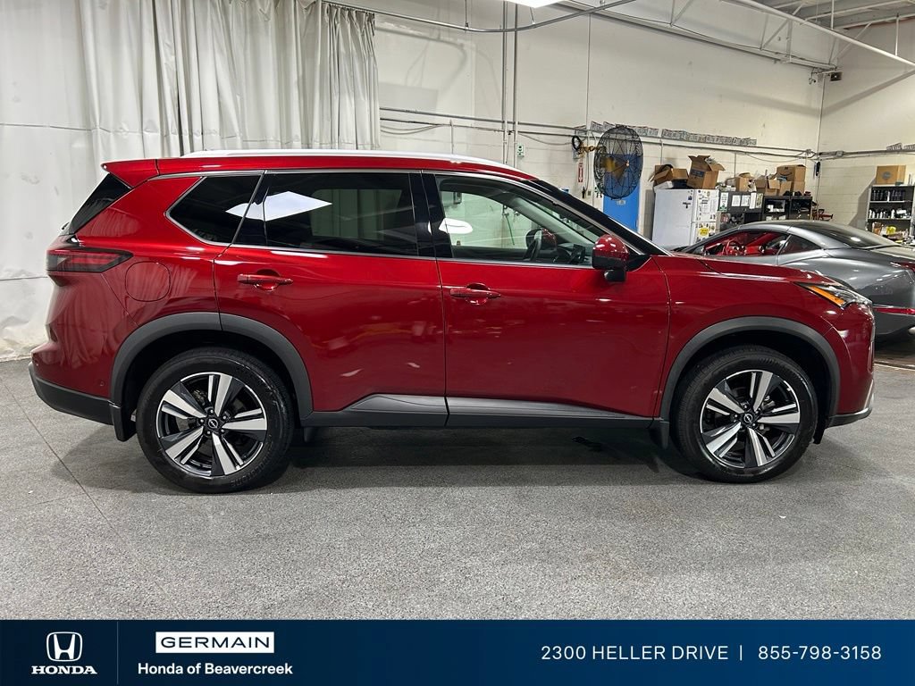 Used 2025 Nissan Rogue SL AWD/4WD image 9