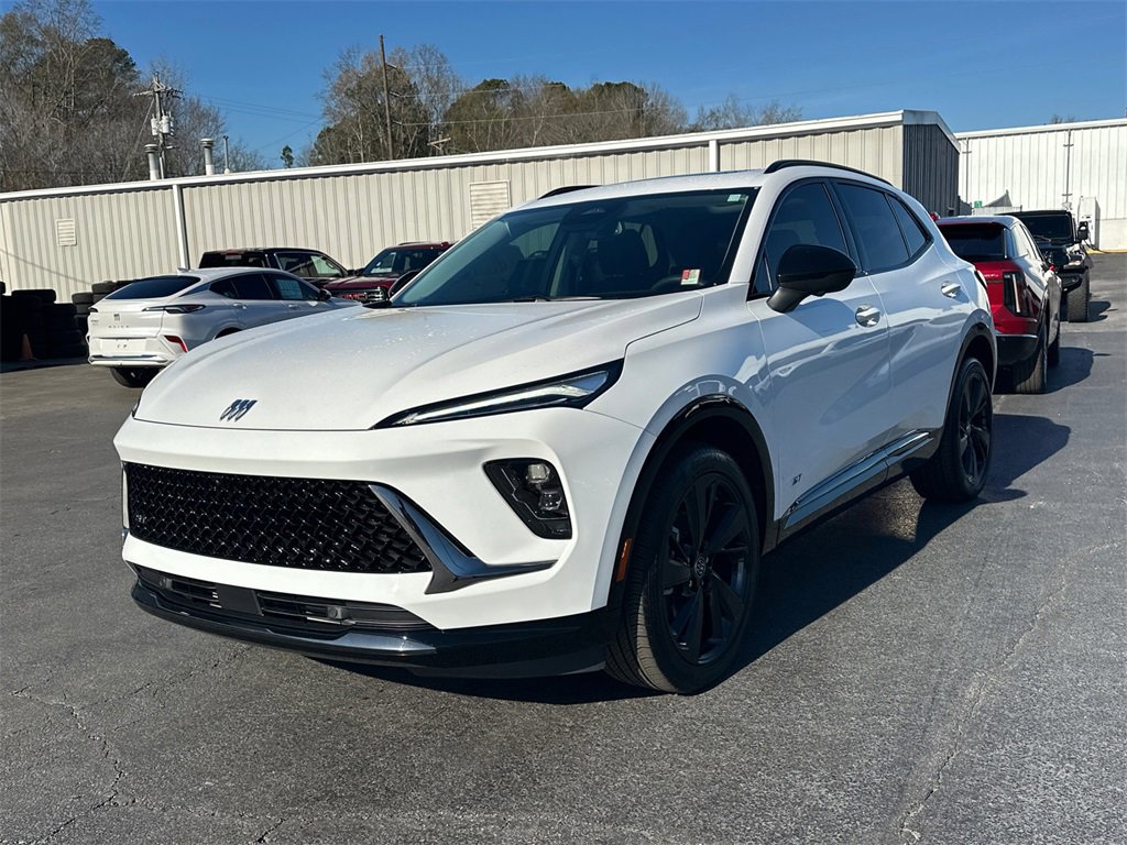 Used 2025 Buick Envision Sport Touring image 2