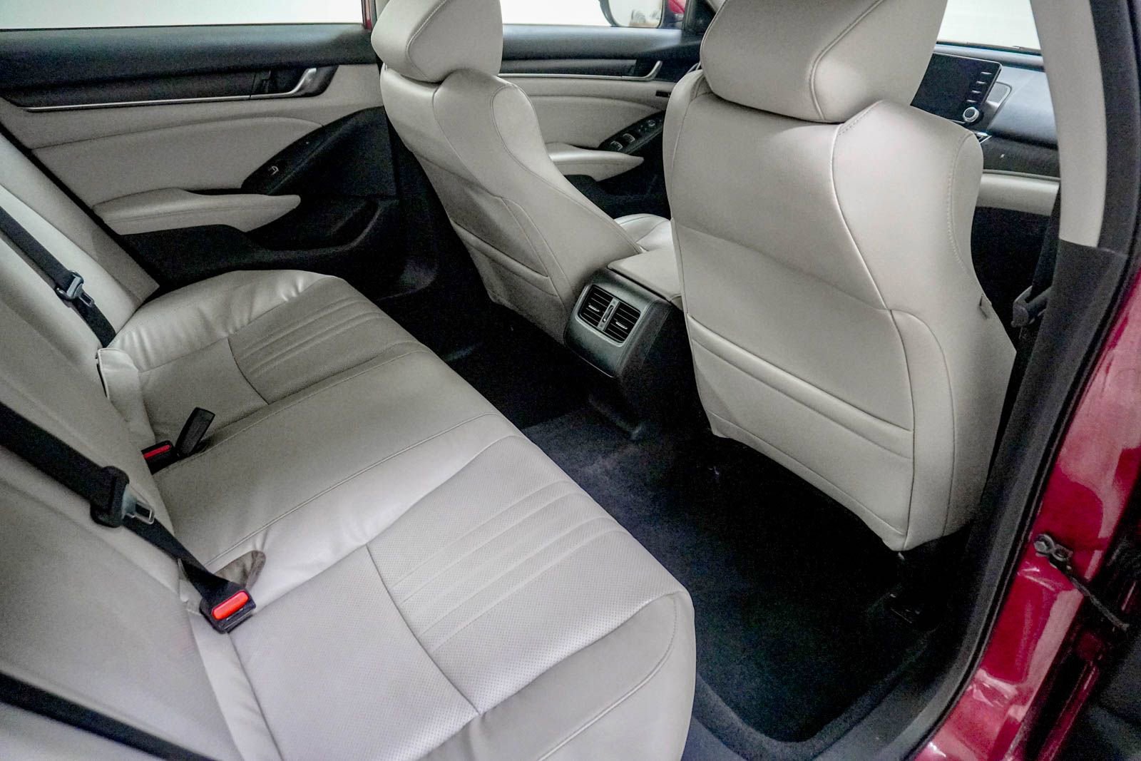 Used 2018 Honda Accord Touring image 35
