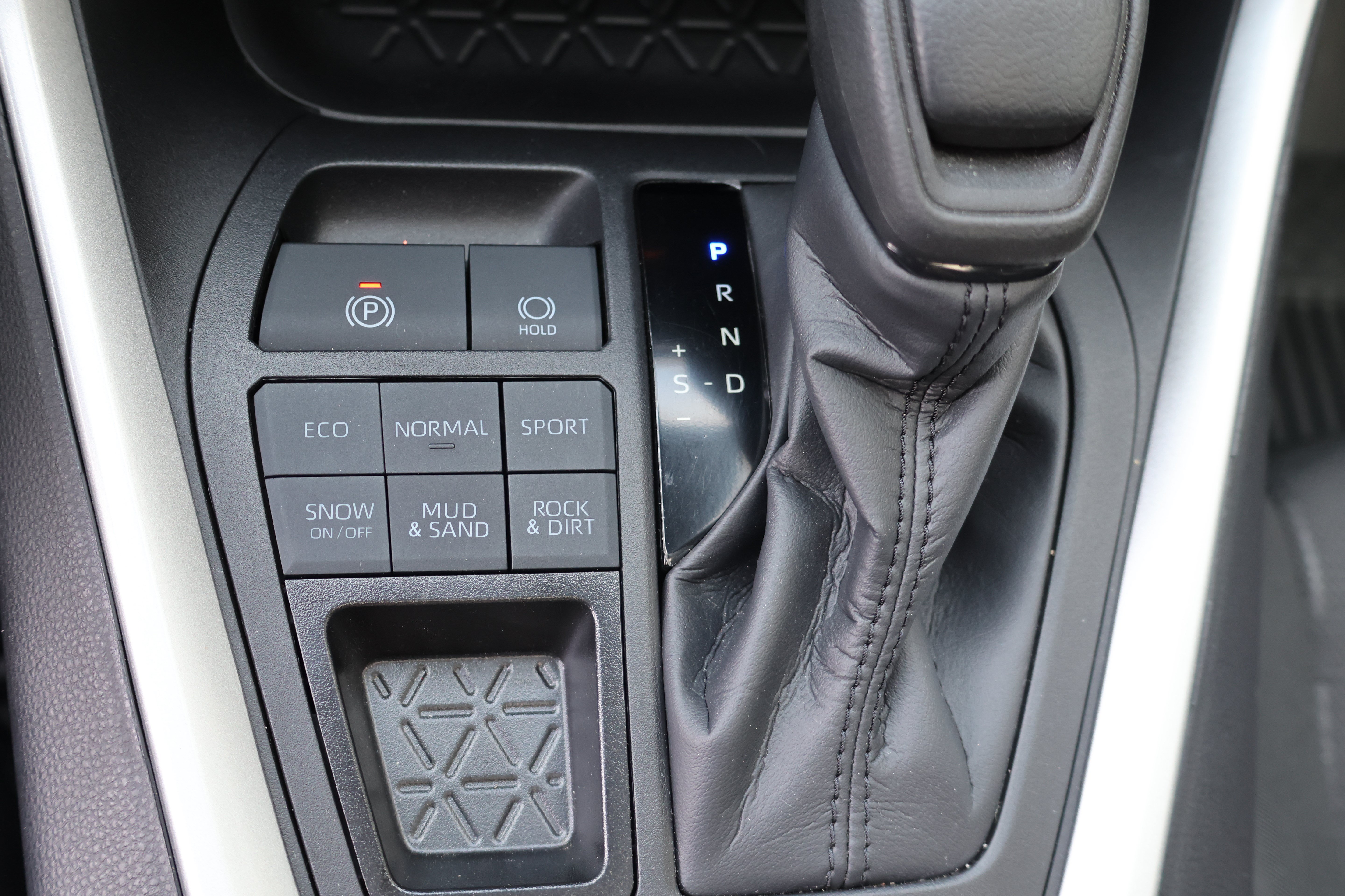 Used 2024 Toyota RAV4 XLE w/ Convenience Package AWD/4WD image 35