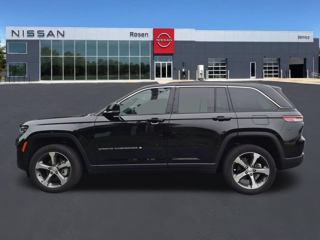 Used 2024 Jeep Grand Cherokee Limited w/ Luxury Tech Group II AWD/4WD image 6