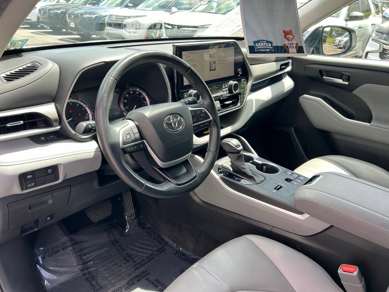 Used 2023 Toyota Highlander XLE FWD image 26