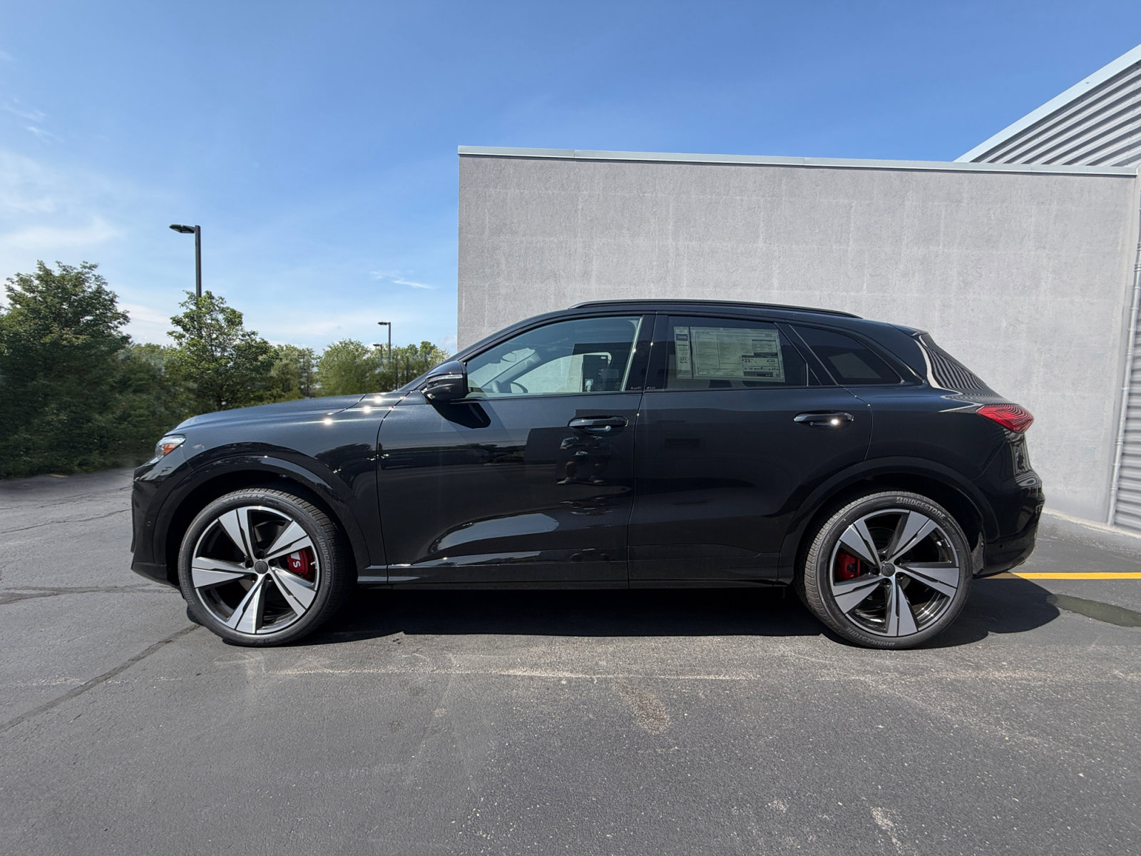 New 2026 Audi SQ5 Prestige AWD/4WD image 2