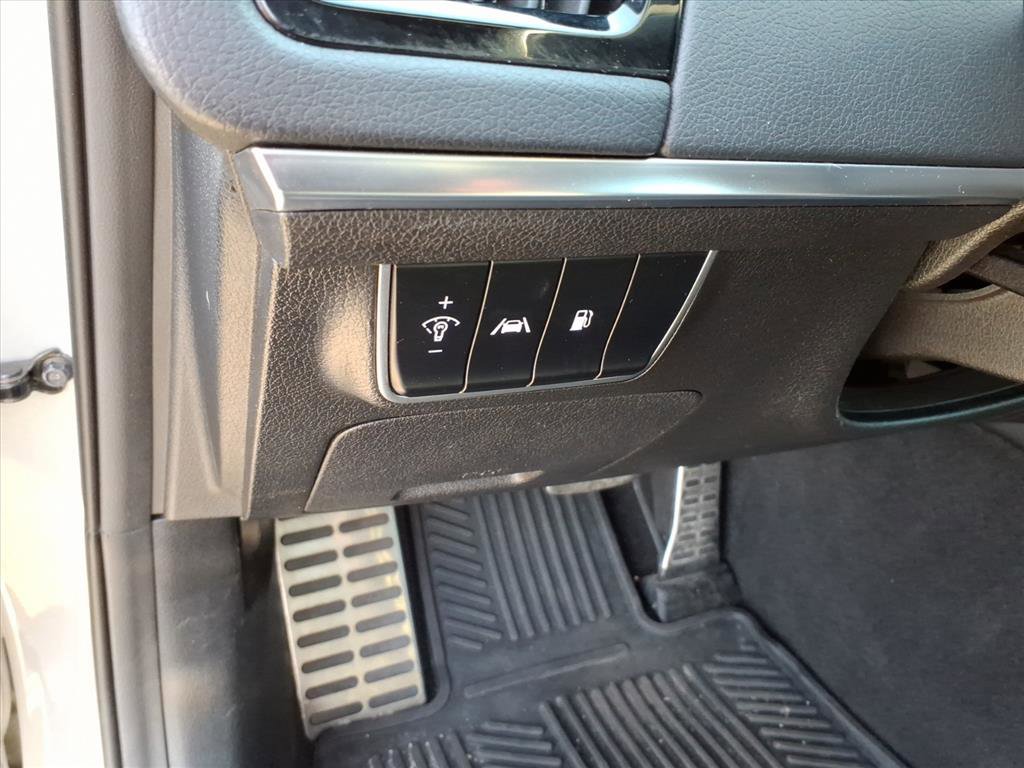 Used 2022 Kia Stinger GT1 image 27
