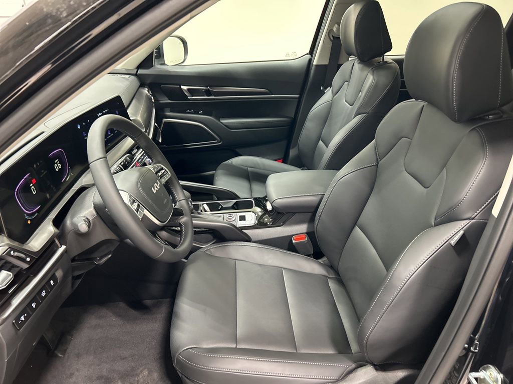 New 2025 Kia Telluride S image 9