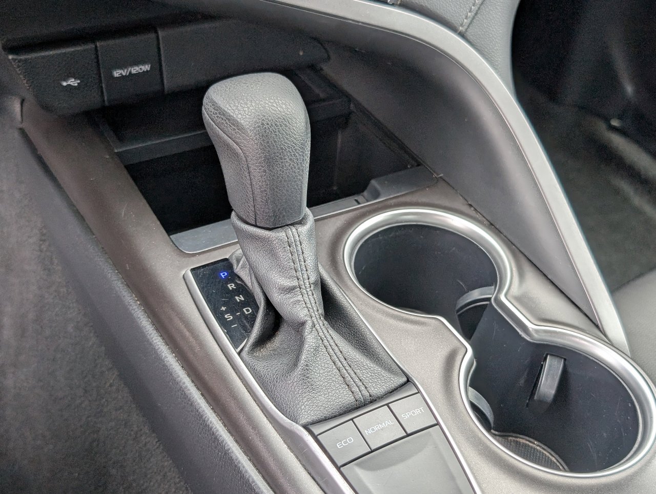 Used 2024 Toyota Camry LE FWD image 16