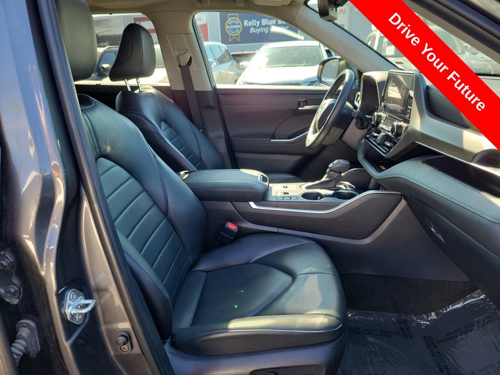 Used 2024 Toyota Highlander XLE FWD image 18