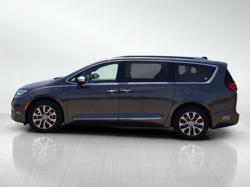 Used 2023 Chrysler Pacifica Pinnacle FWD image 7