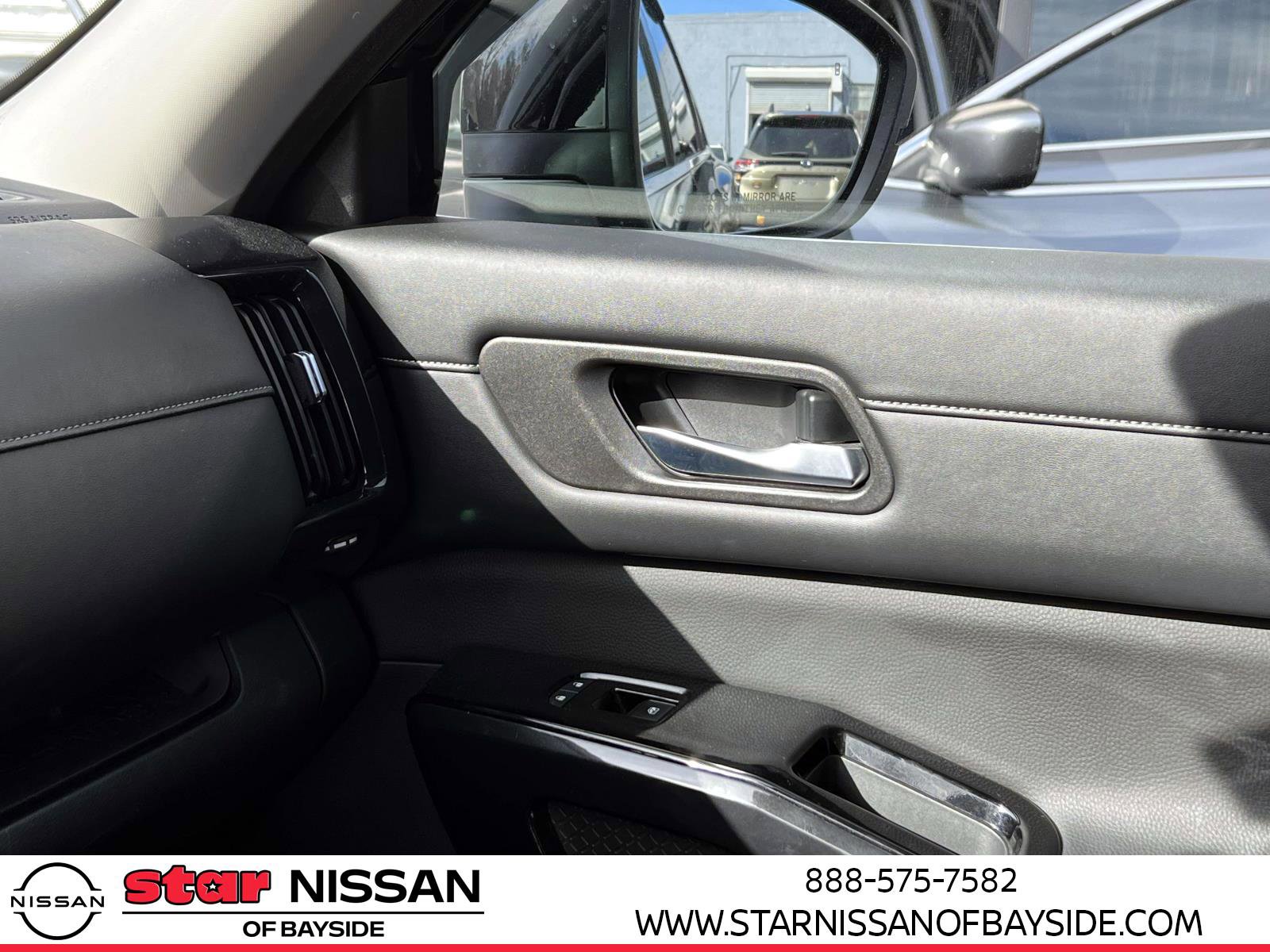 Certified 2022 Nissan Pathfinder SV w/ SV Premium Package image 34