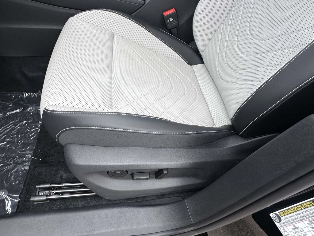 New 2026 Volkswagen Tiguan SE AWD/4WD image 13