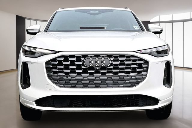 Used 2025 Audi Q5 Premium AWD/4WD image 2