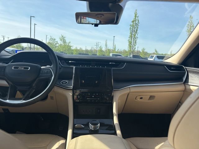 Used 2022 Jeep Grand Cherokee Limited w/ Luxury Tech Group II image 27