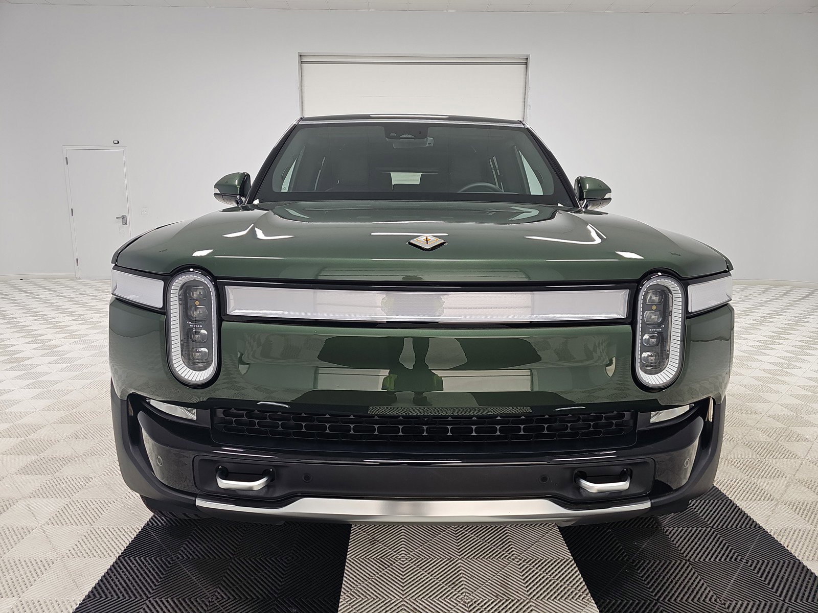 Used 2023 Rivian R1S Adventure AWD/4WD image 8