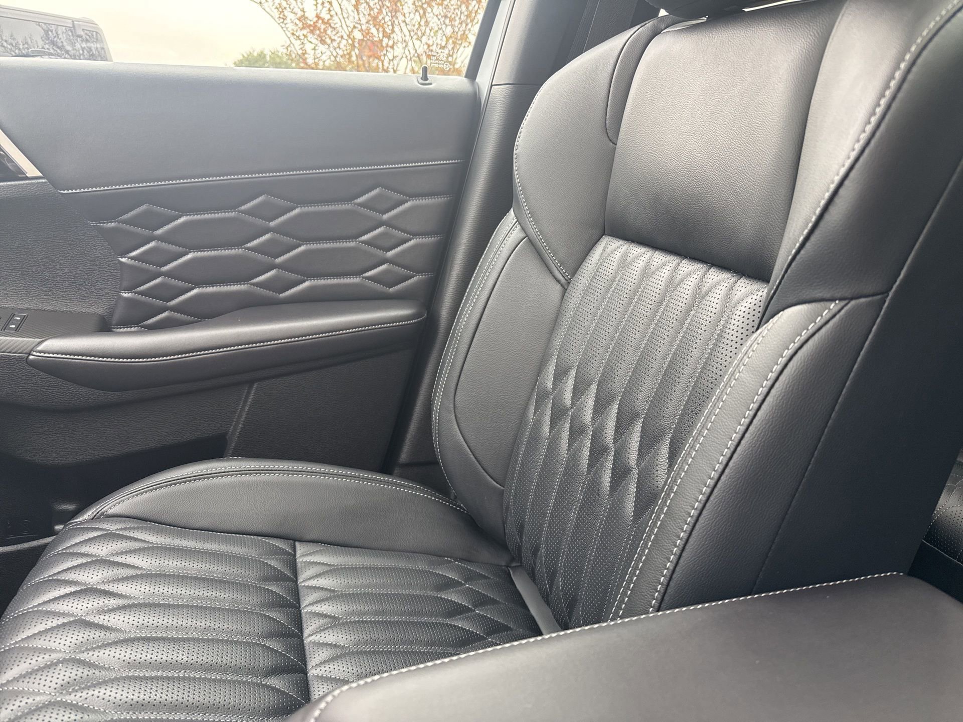 New 2026 Mitsubishi Outlander SEL FWD image 10