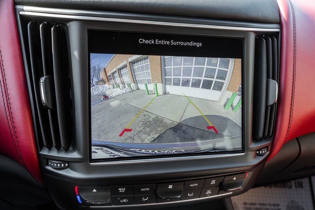 Used 2022 Maserati Levante GT image 12