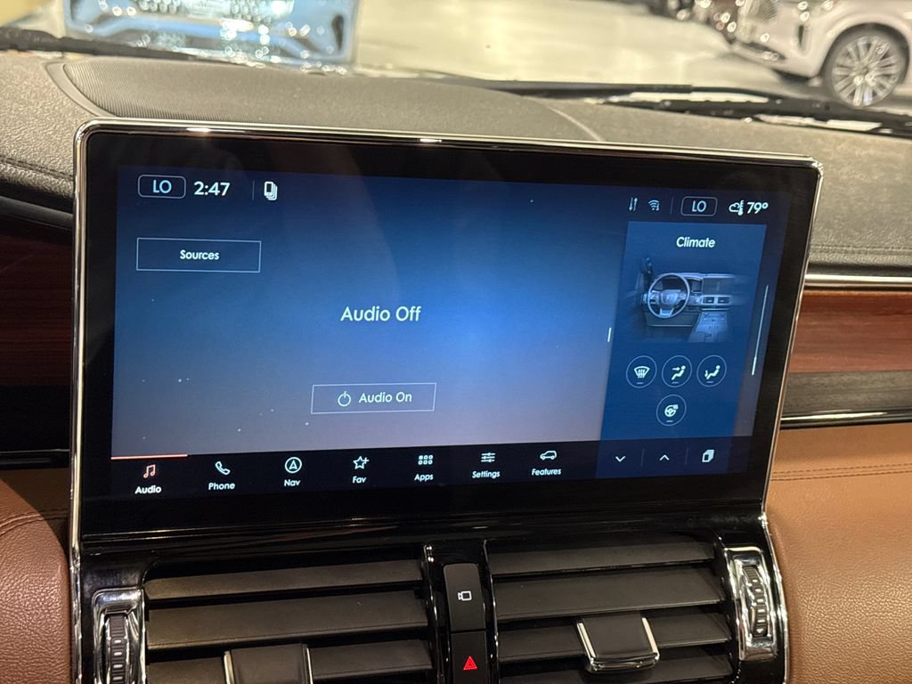 Used 2023 Lincoln Navigator L Reserve AWD/4WD image 16
