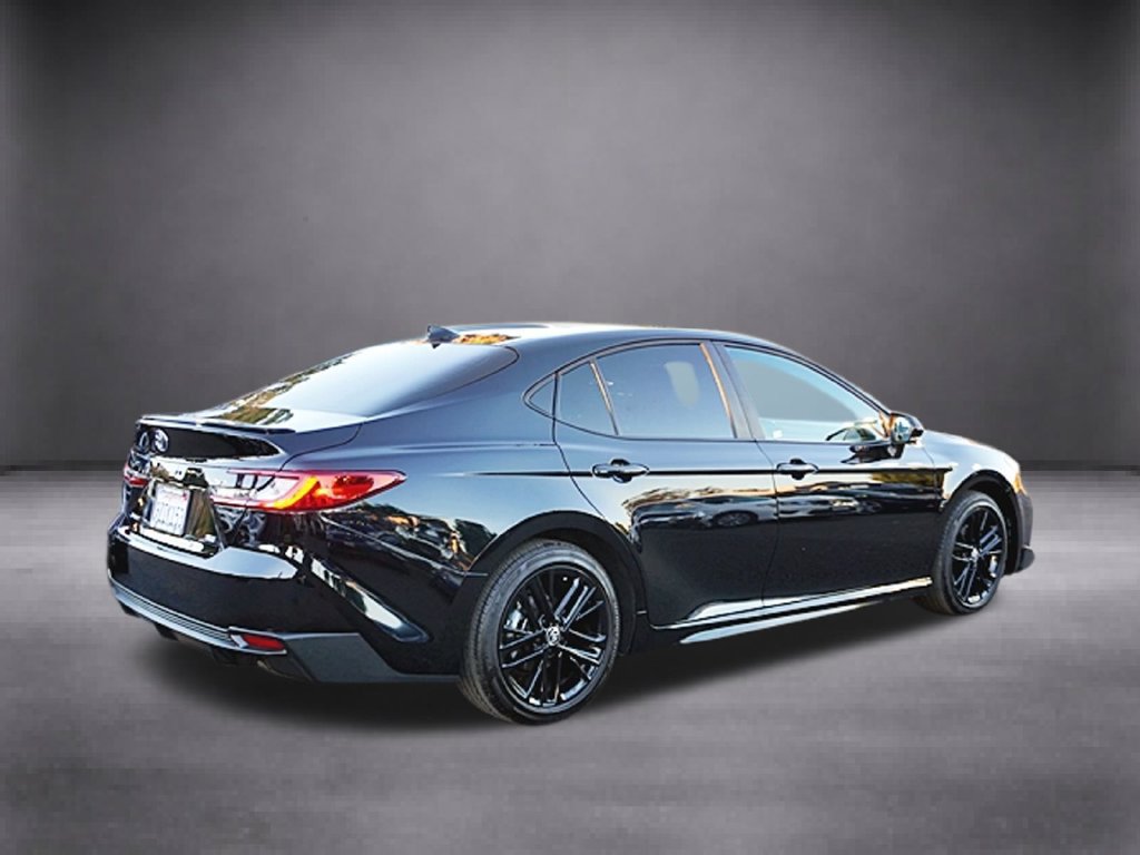 Used 2026 Toyota Camry SE w/ Convenience Package FWD image 4
