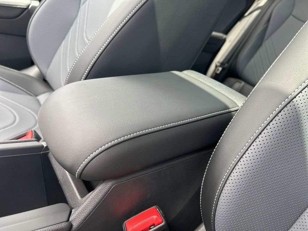 New 2025 Volkswagen Tiguan SE image 33