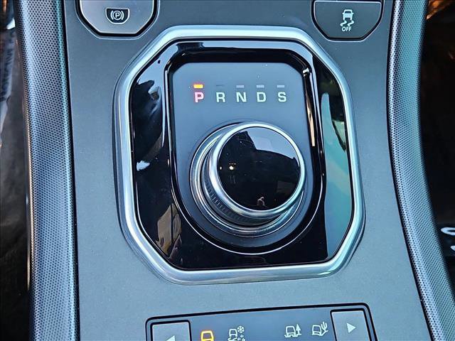 Used 2019 Land Rover Range Rover Evoque SE Premium image 12