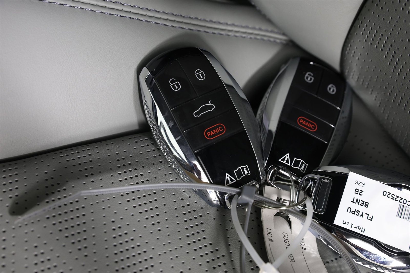 New 2025 Bentley Flying Spur Plug-In Hybrid image 30