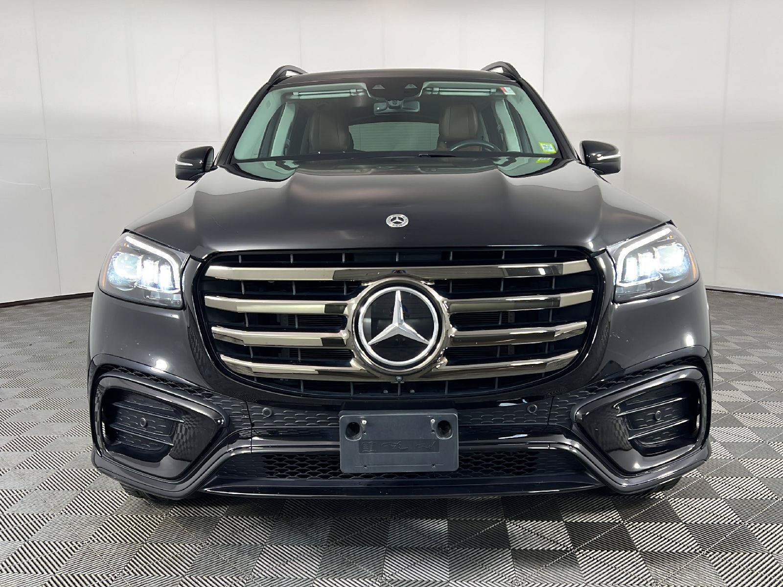 Used 2024 Mercedes-Benz GLS 580 4MATIC image 13