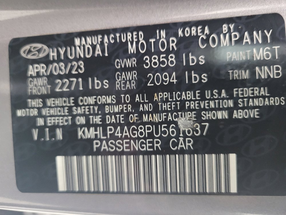 Used 2023 Hyundai Elantra Limited w/ Preferred Accessory Package image 33