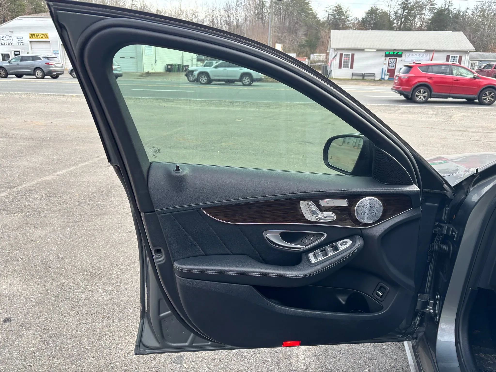 Used 2017 Mercedes-Benz C 300 4MATIC Sedan w/ Premium 3 Package image 20