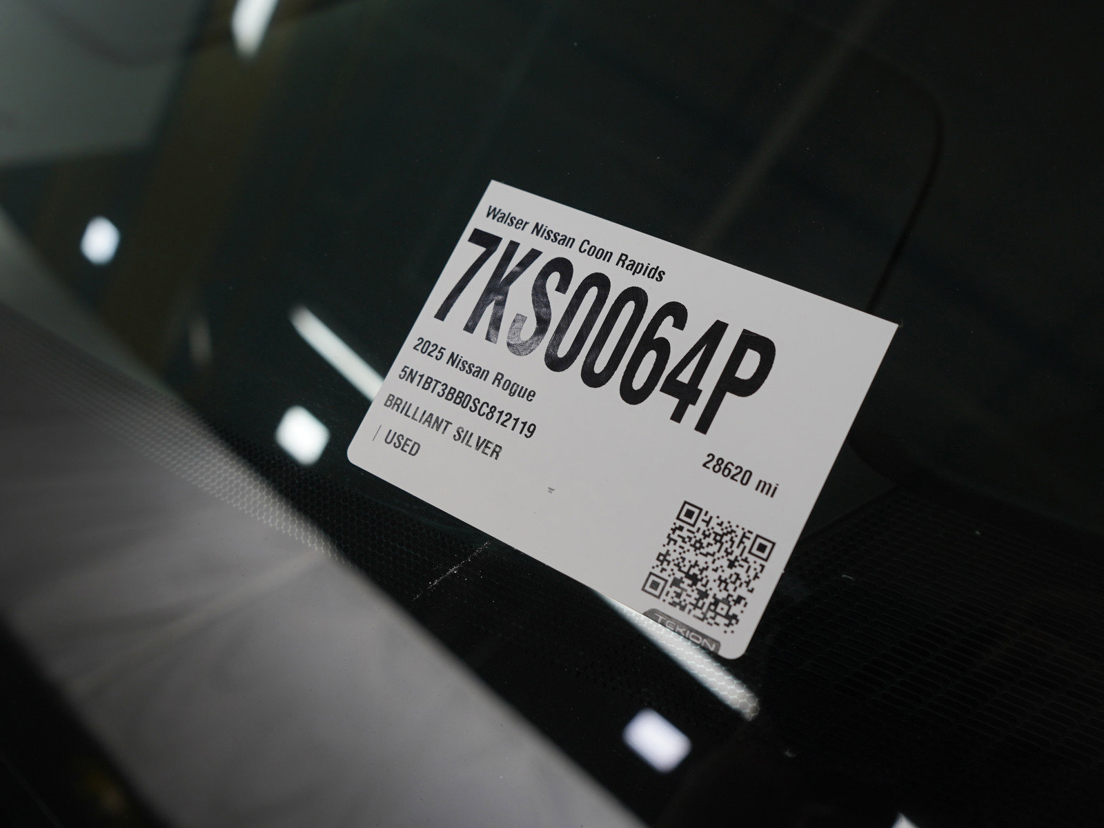 Used 2025 Nissan Rogue SV image 31