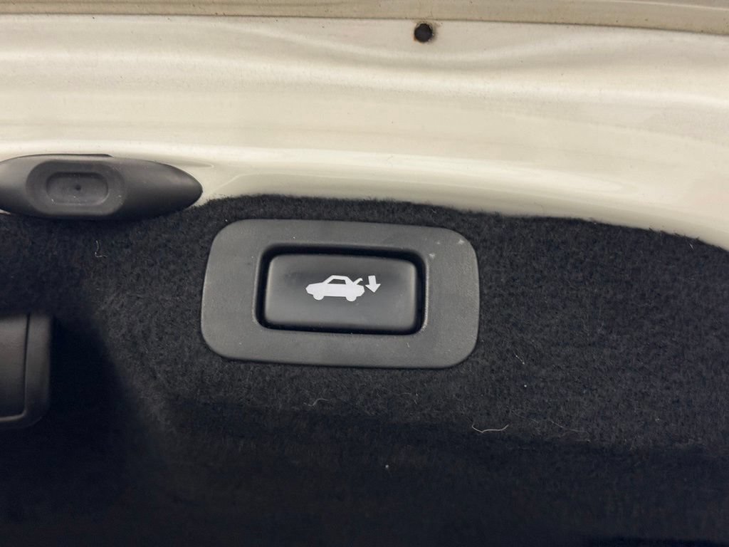 Used 2013 Lexus LS 460 AWD w/ Comfort Pkg image 28