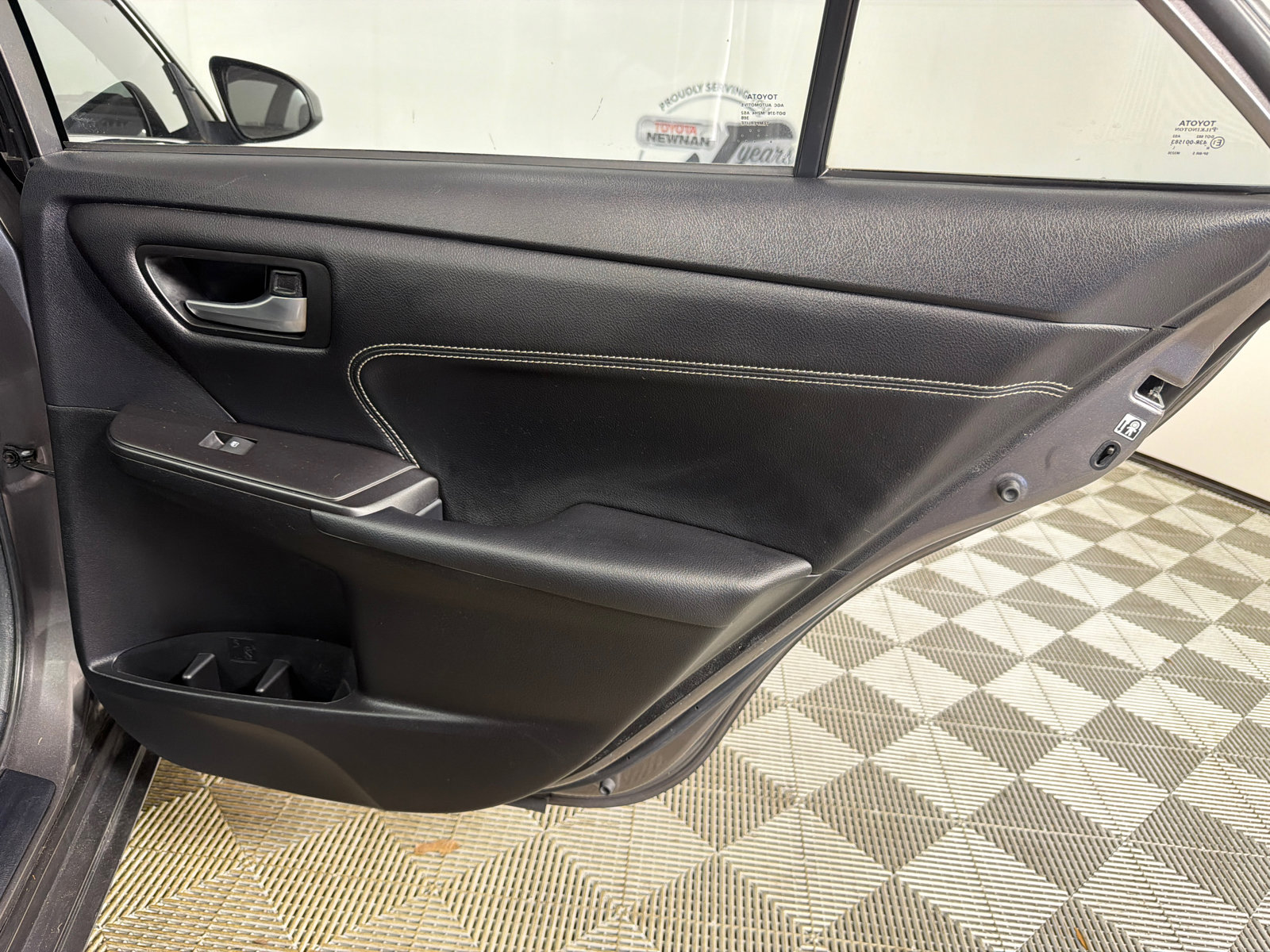 Used 2017 Toyota Camry XLE FWD image 16