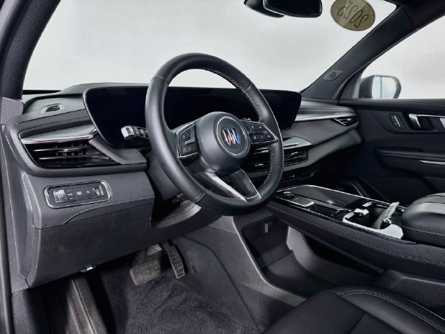 Used 2025 Buick Enclave Preferred FWD image 9