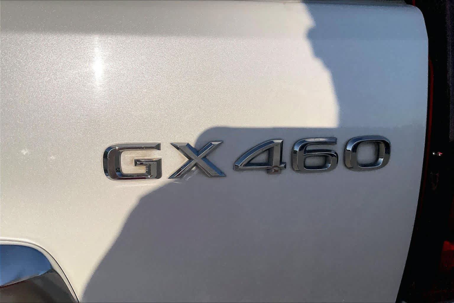 Used 2022 Lexus GX 460 Luxury w/ Sport Design Package AWD/4WD image 10
