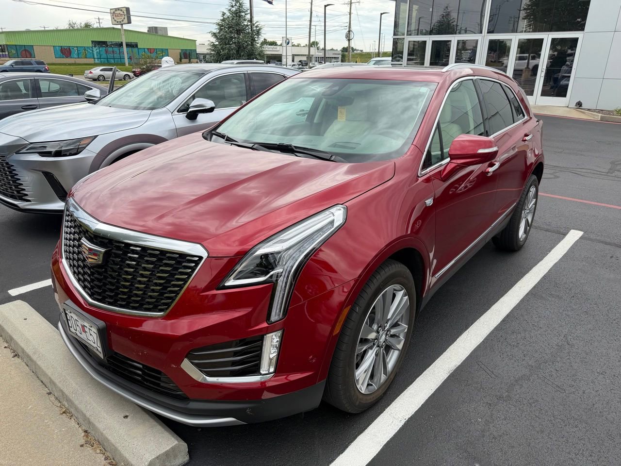 Used 2023 Cadillac XT5 Premium Luxury w/ Technology Package AWD/4WD image 5